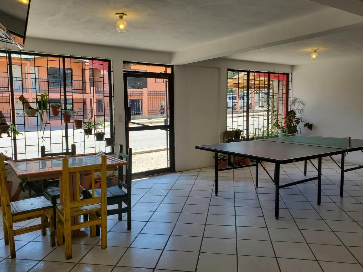 Hostal Pata De Perro كريل المظهر الخارجي الصورة
